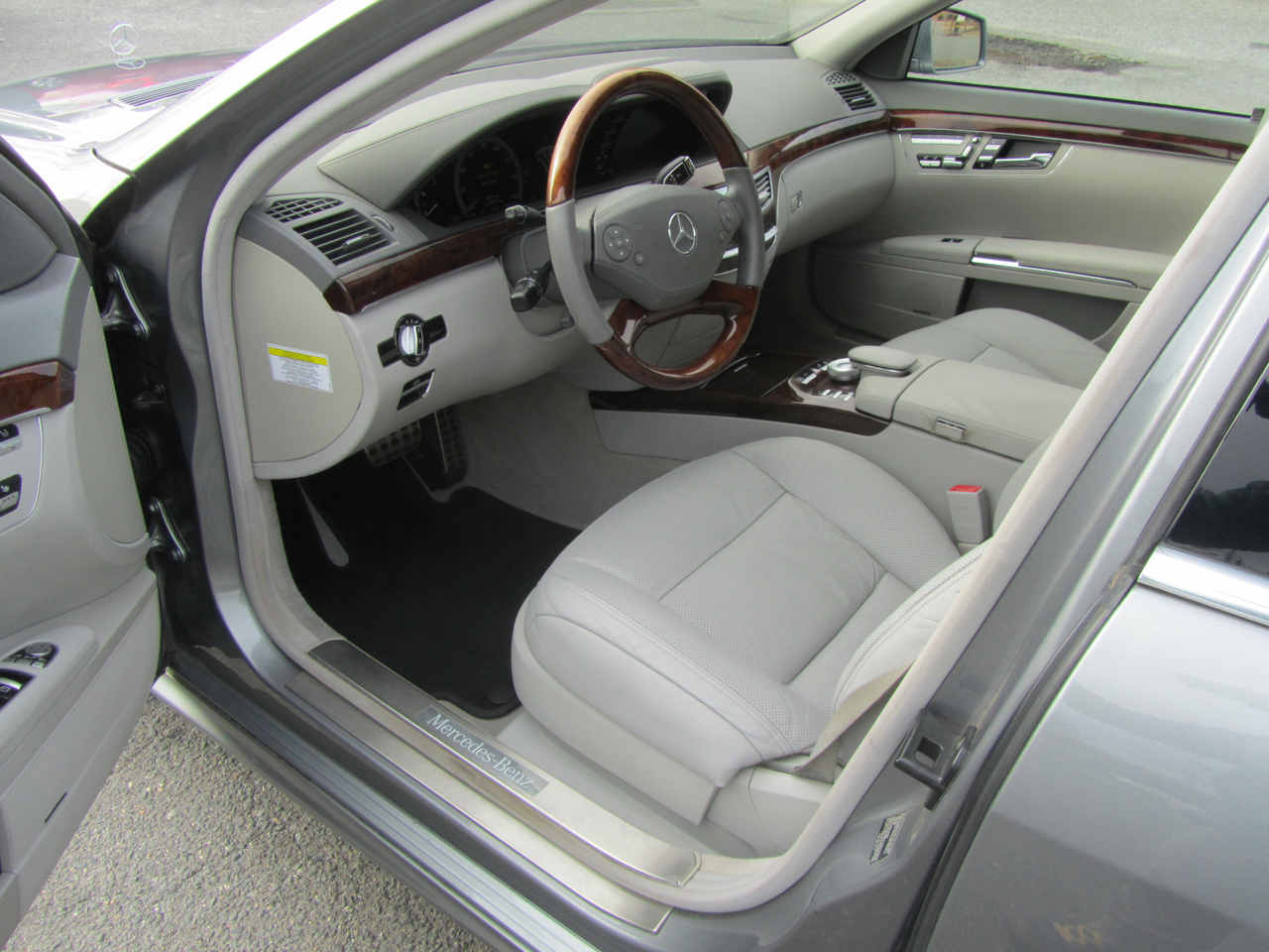 Mercedes-Benz S-Class S550 2012