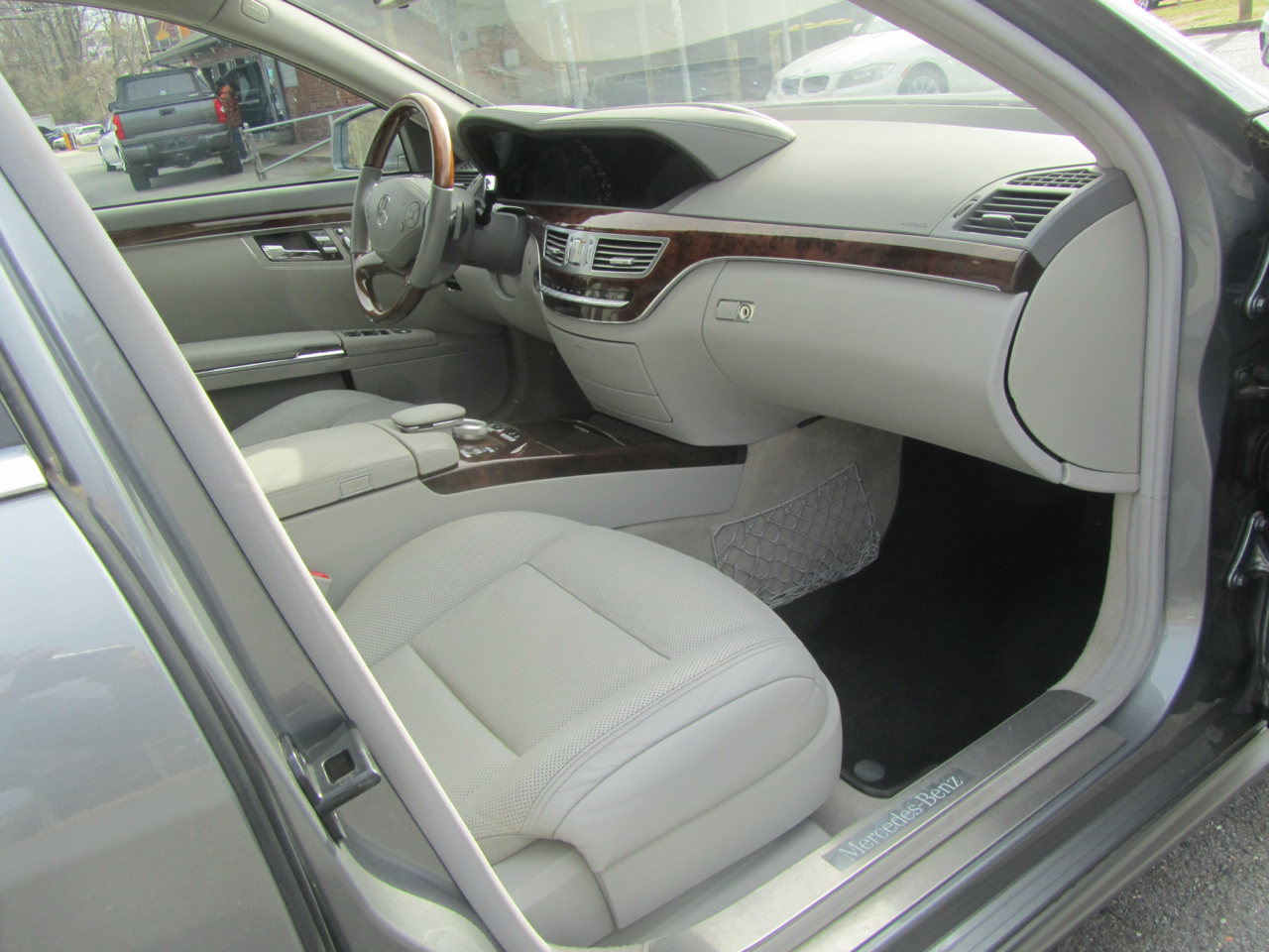 Mercedes-Benz S-Class S550 2012
