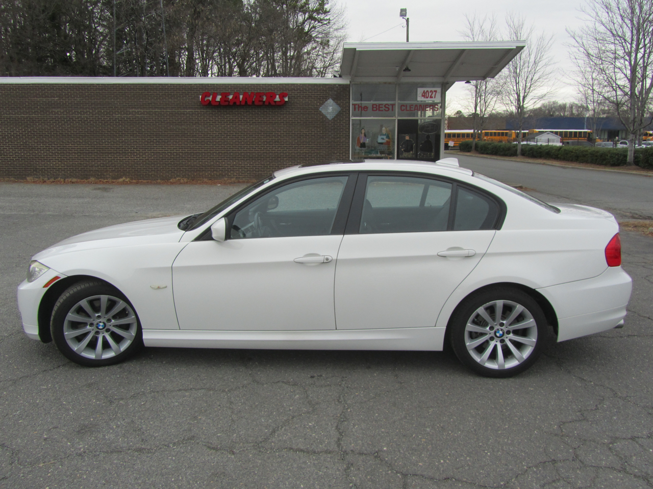 BMW 3-Series  2011