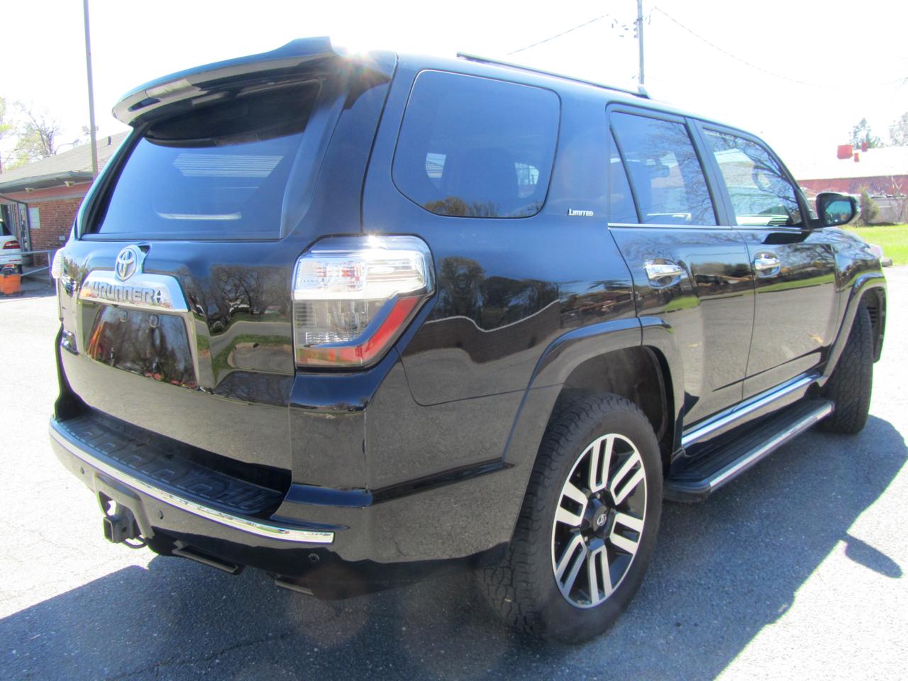 Toyota 4Runner Limited V6 4WD 2016