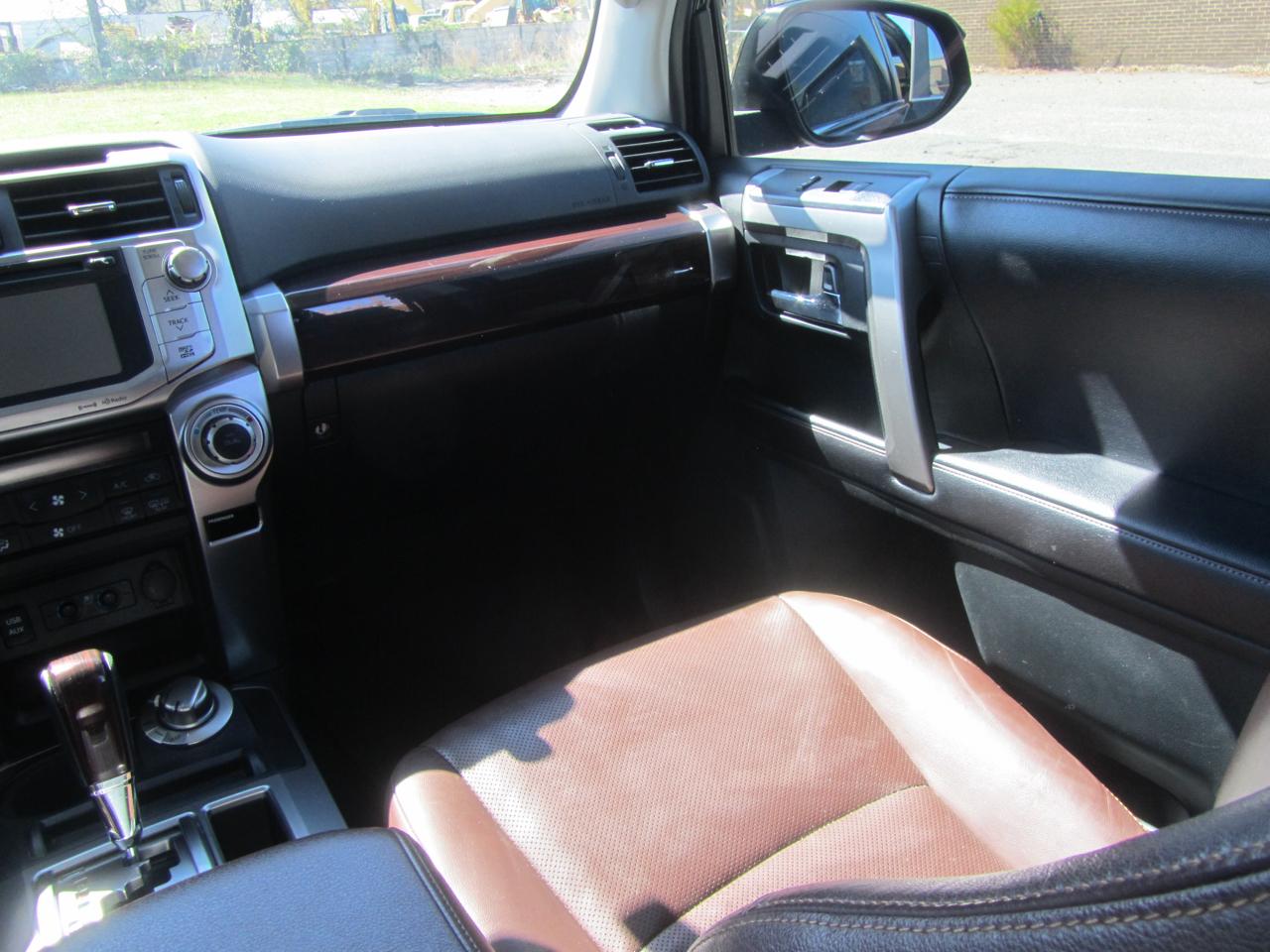 Toyota 4Runner Limited V6 4WD 2016