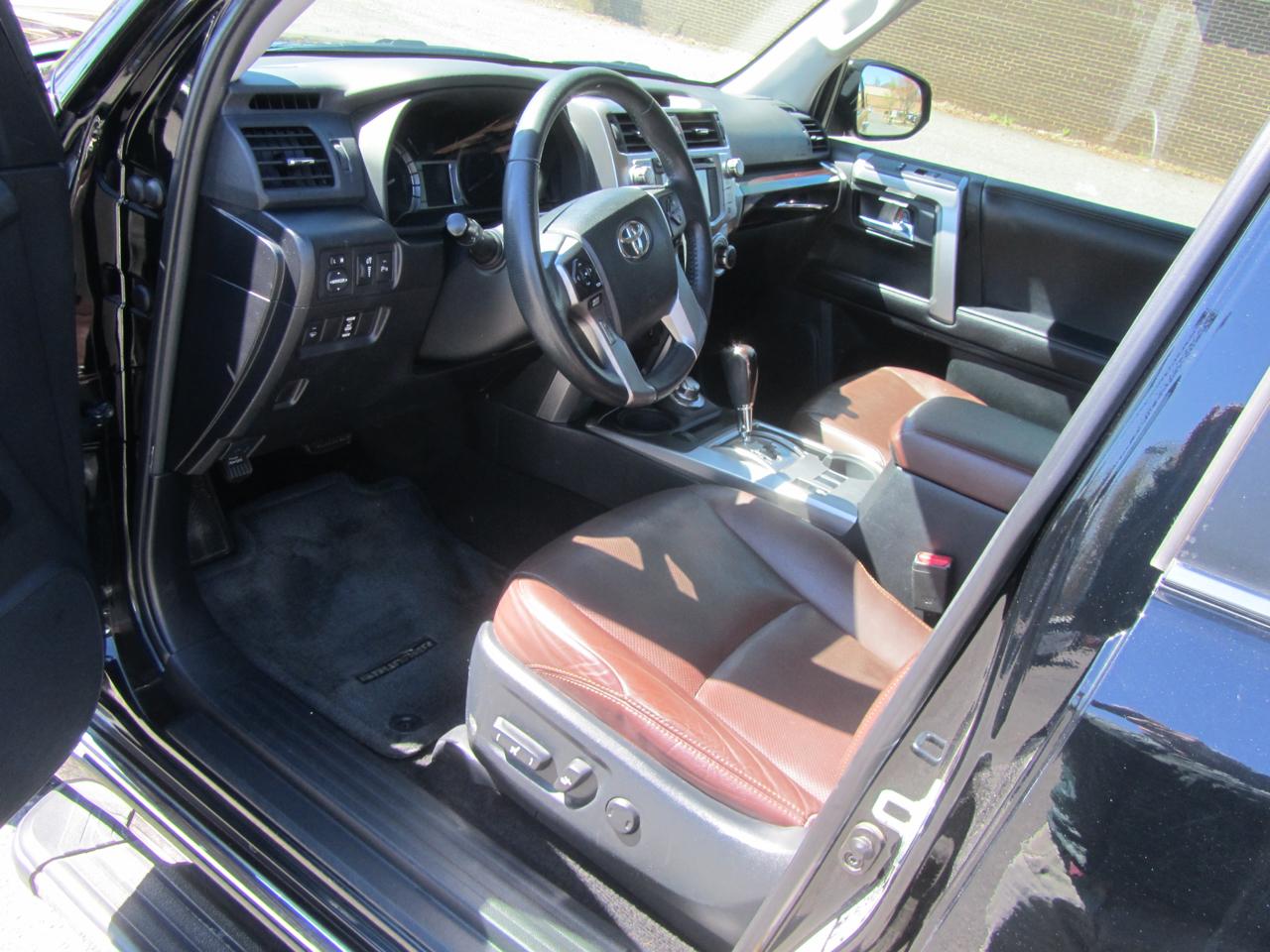 Toyota 4Runner Limited V6 4WD 2016