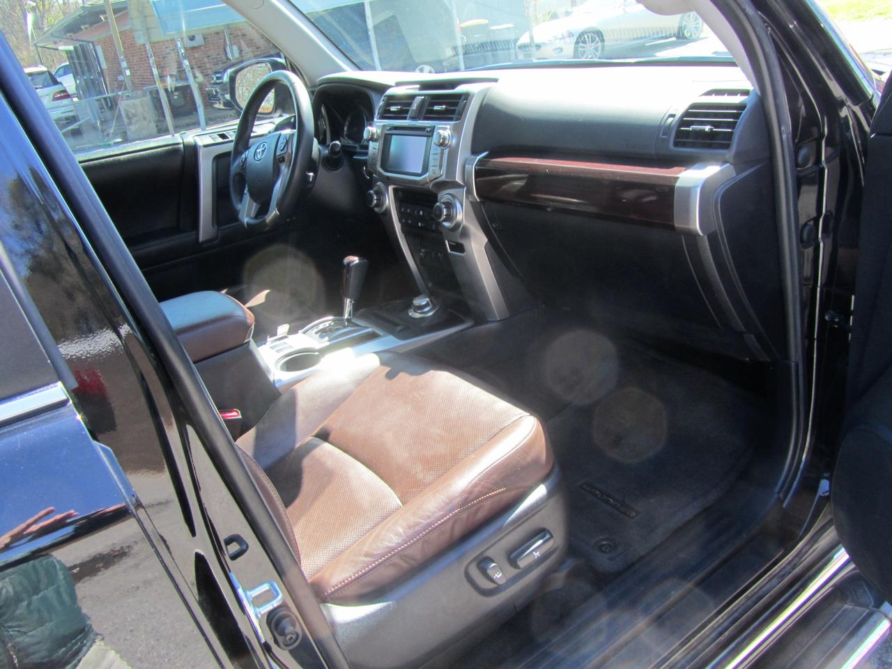 Toyota 4Runner Limited V6 4WD 2016