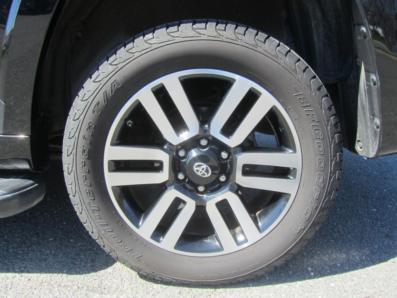 Toyota 4Runner Limited V6 4WD 2016