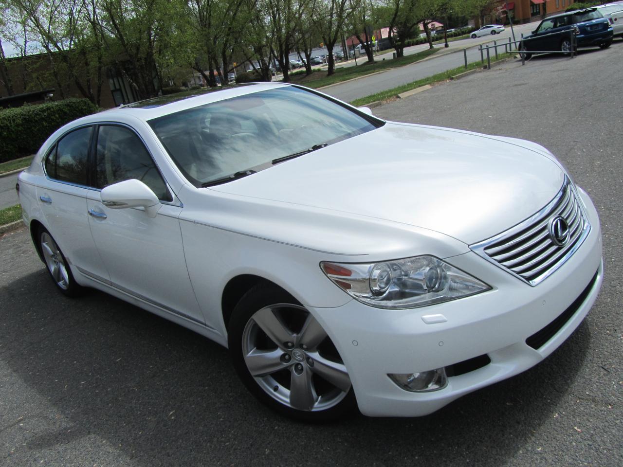 Lexus LS 460 Luxury Sedan 2011