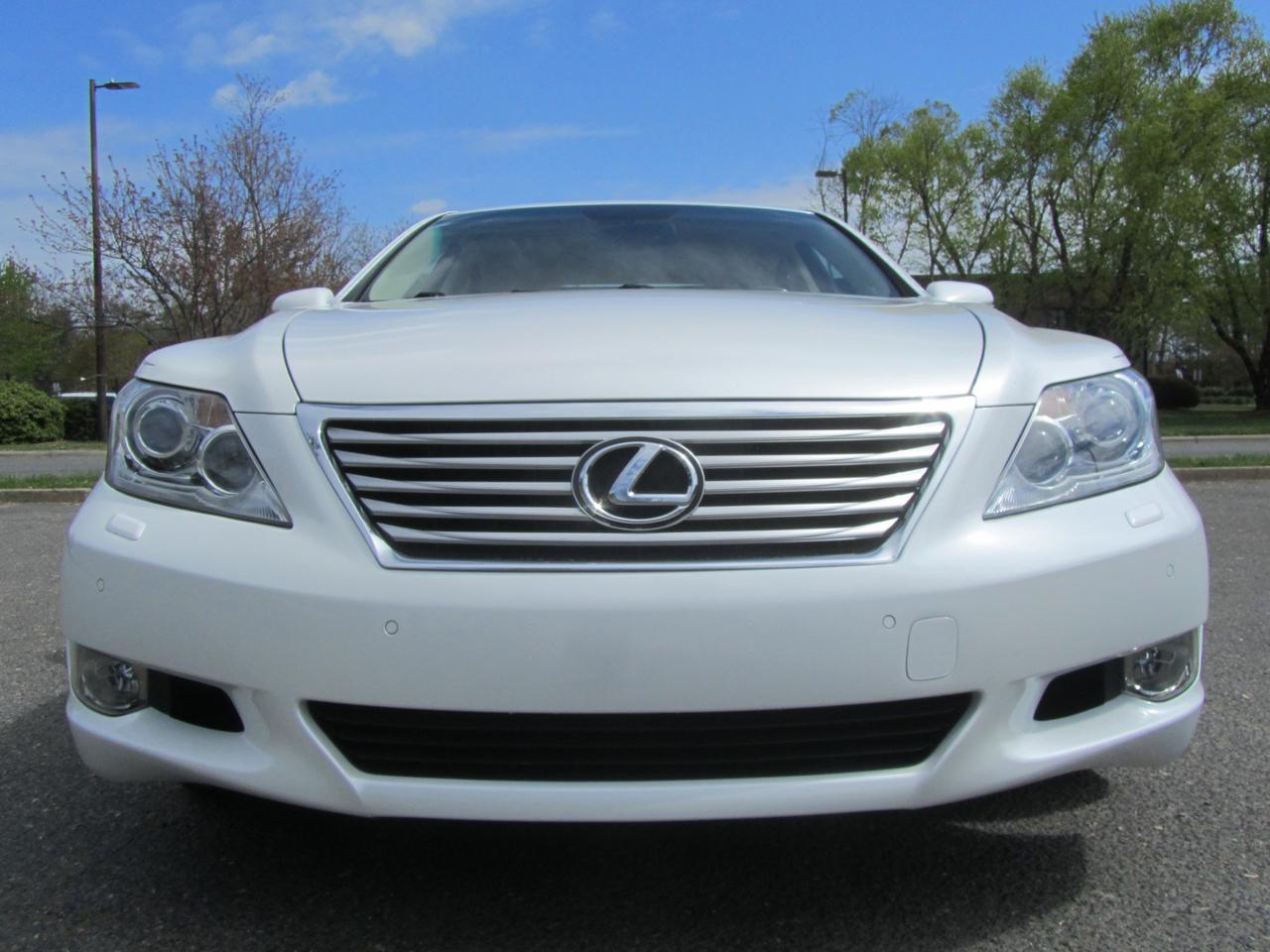 Lexus LS 460 Luxury Sedan 2011
