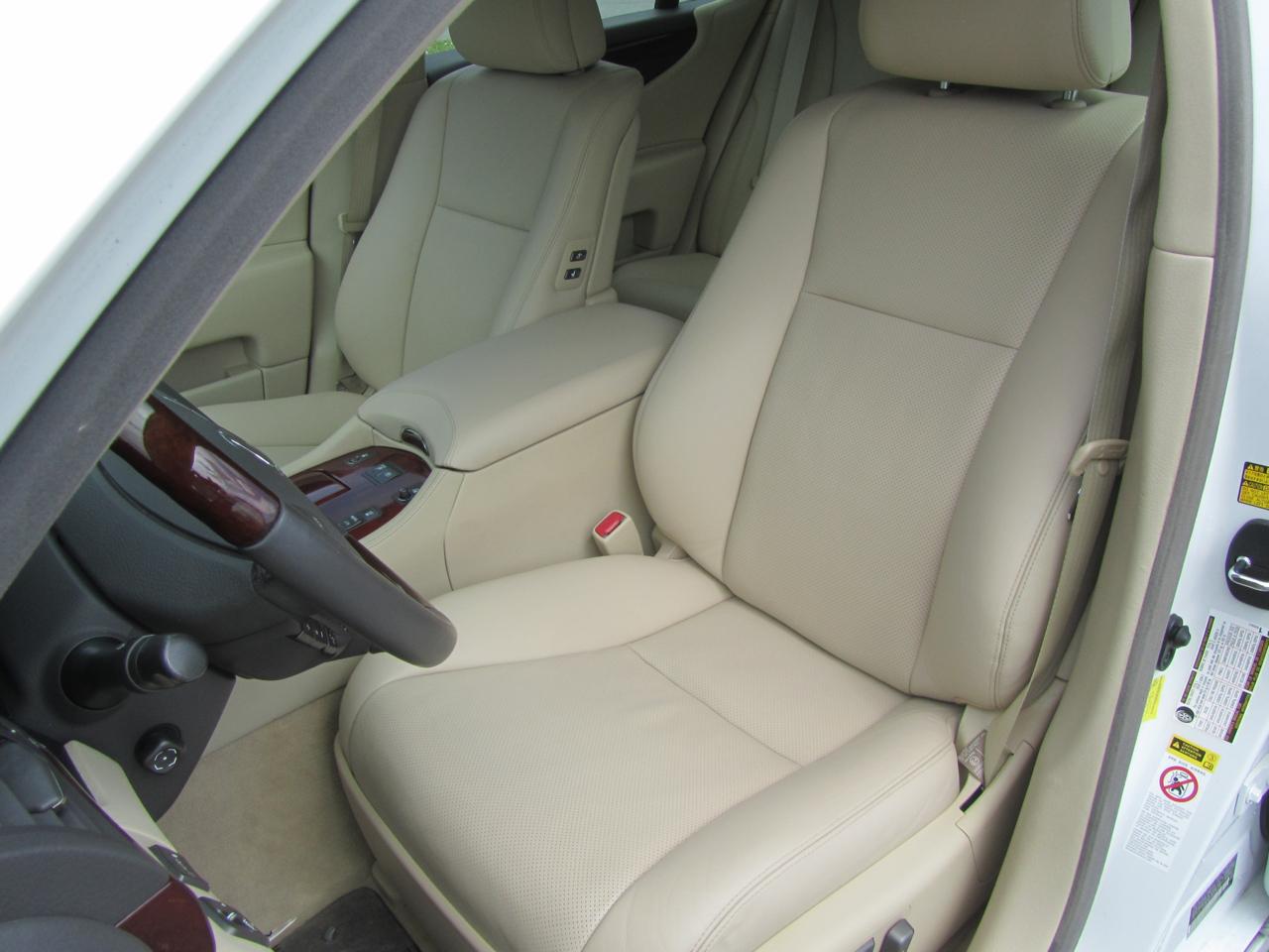 Lexus LS 460 Luxury Sedan 2011