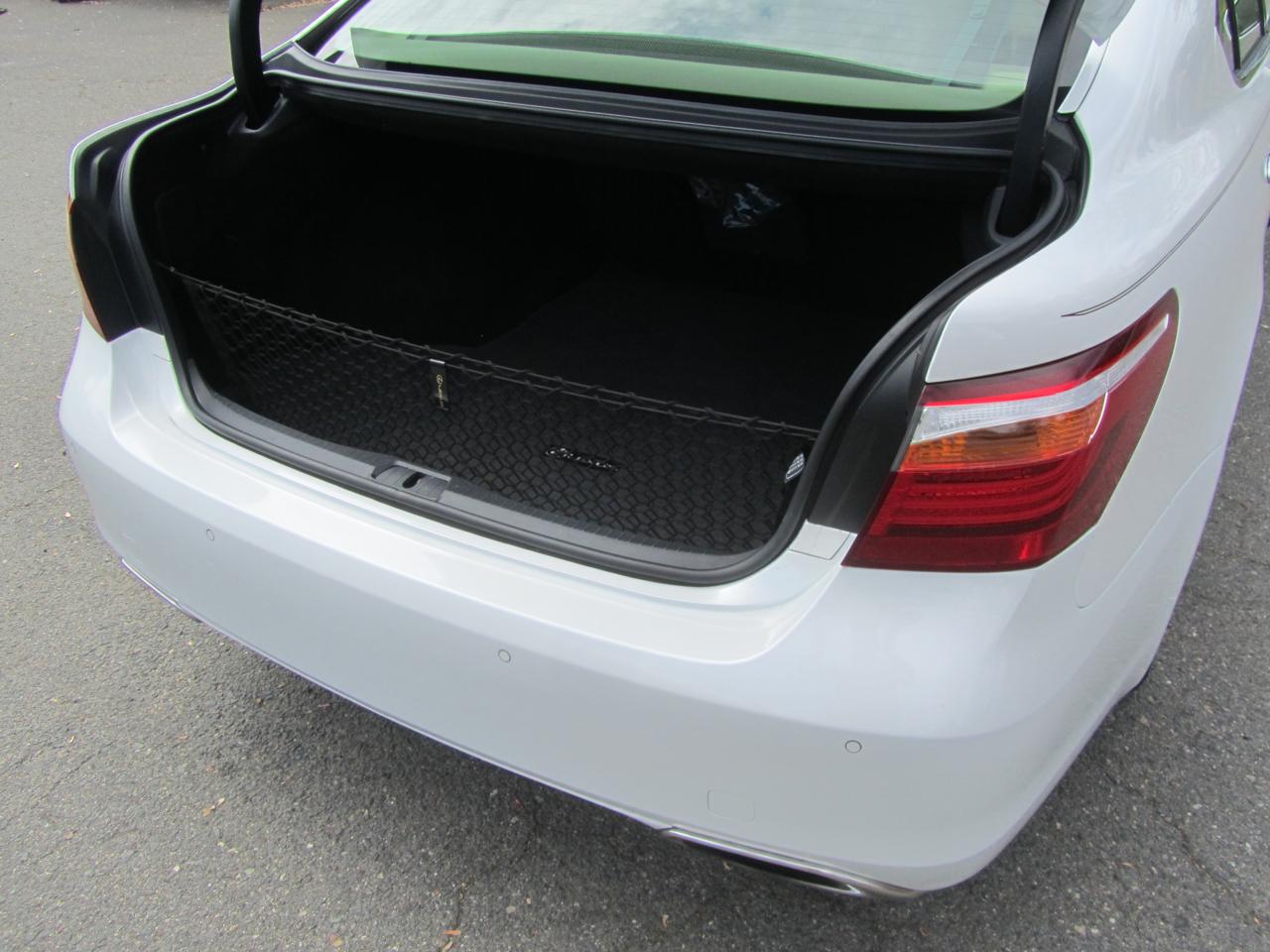 Lexus LS 460 Luxury Sedan 2011