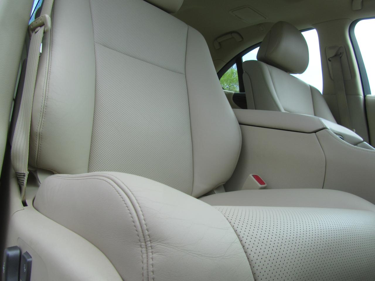 Lexus LS 460 Luxury Sedan 2011