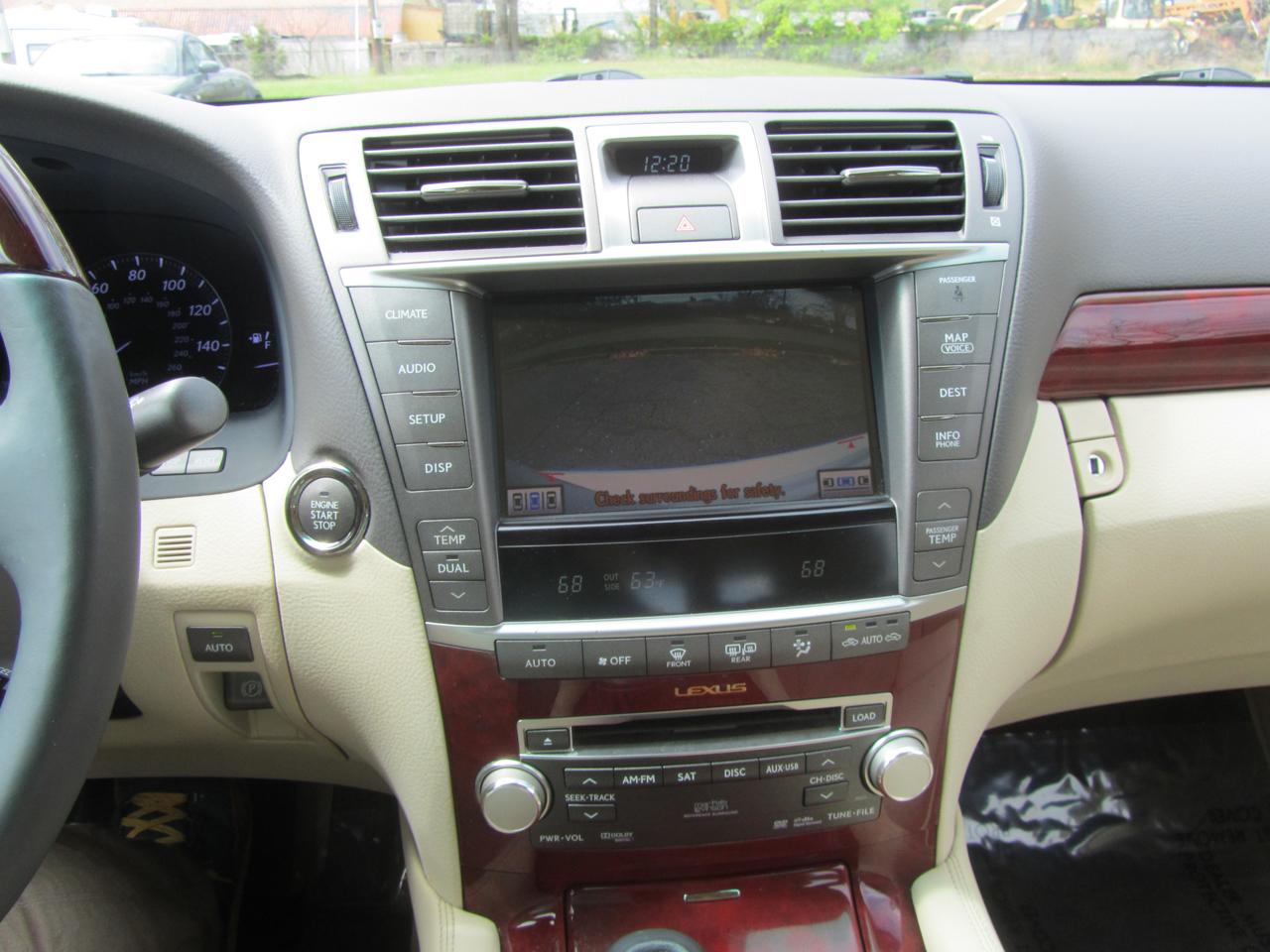 Lexus LS 460 Luxury Sedan 2011