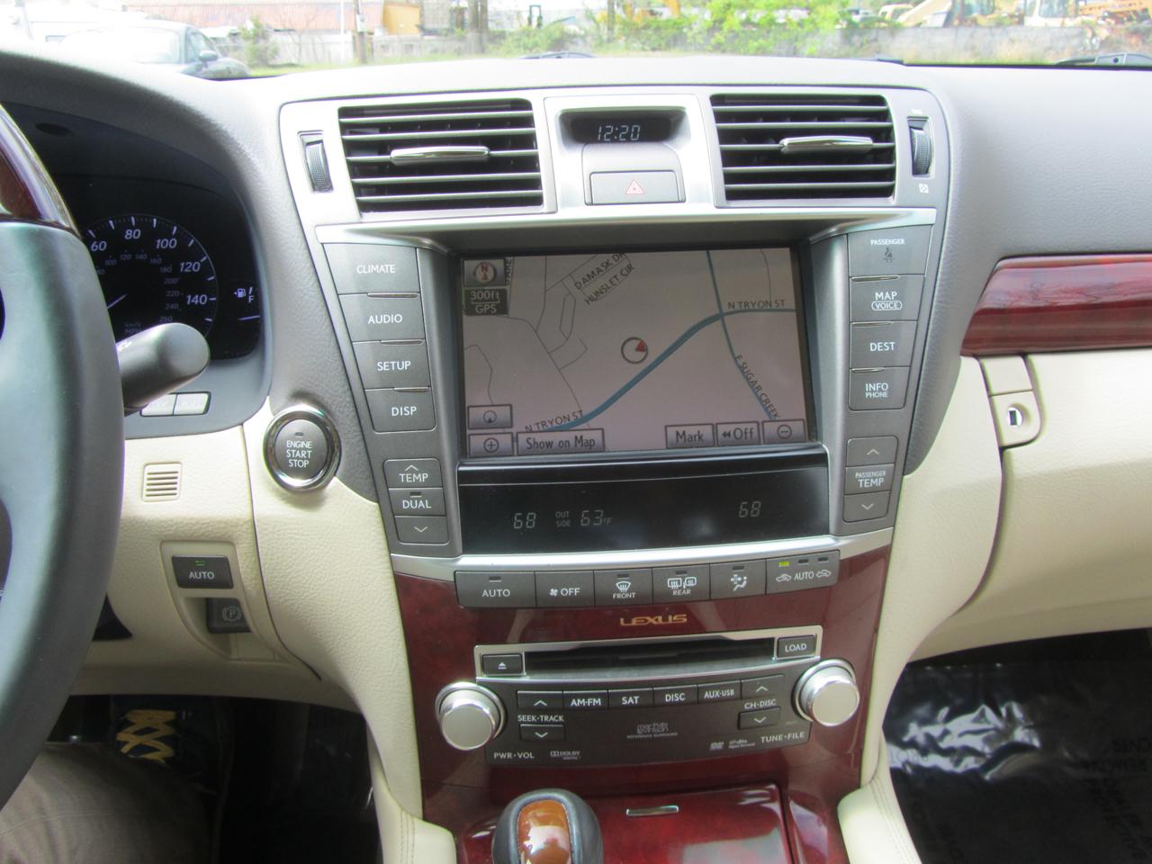 Lexus LS 460 Luxury Sedan 2011