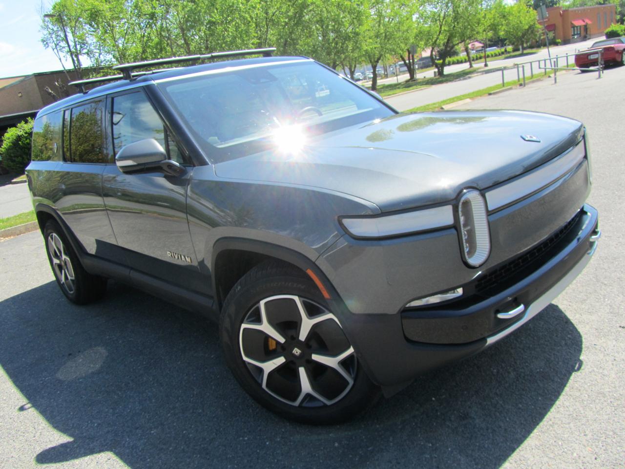 Rivian R1S  2023