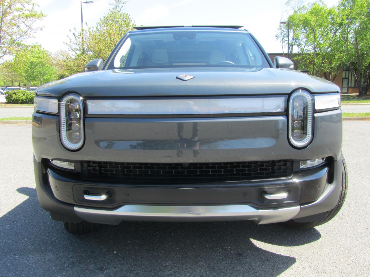 Rivian R1S  2023