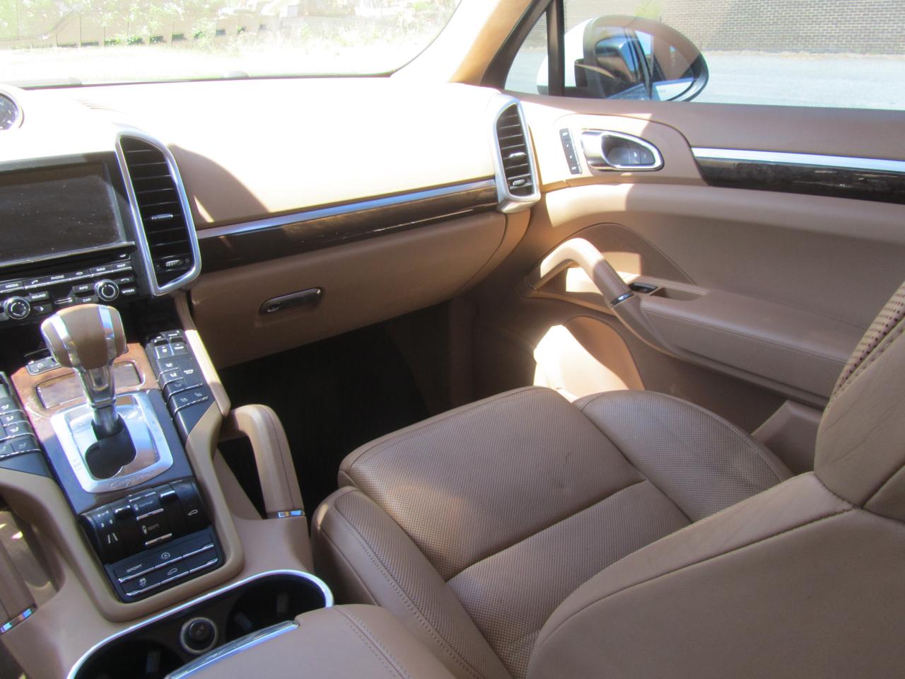 Porsche Cayenne Turbo 2012