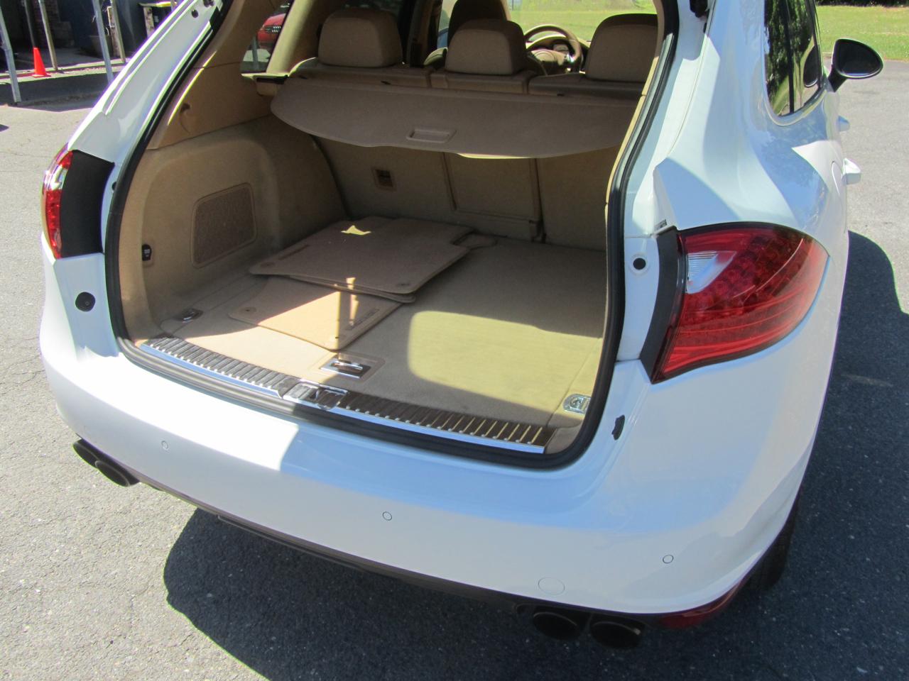 Porsche Cayenne Turbo 2012