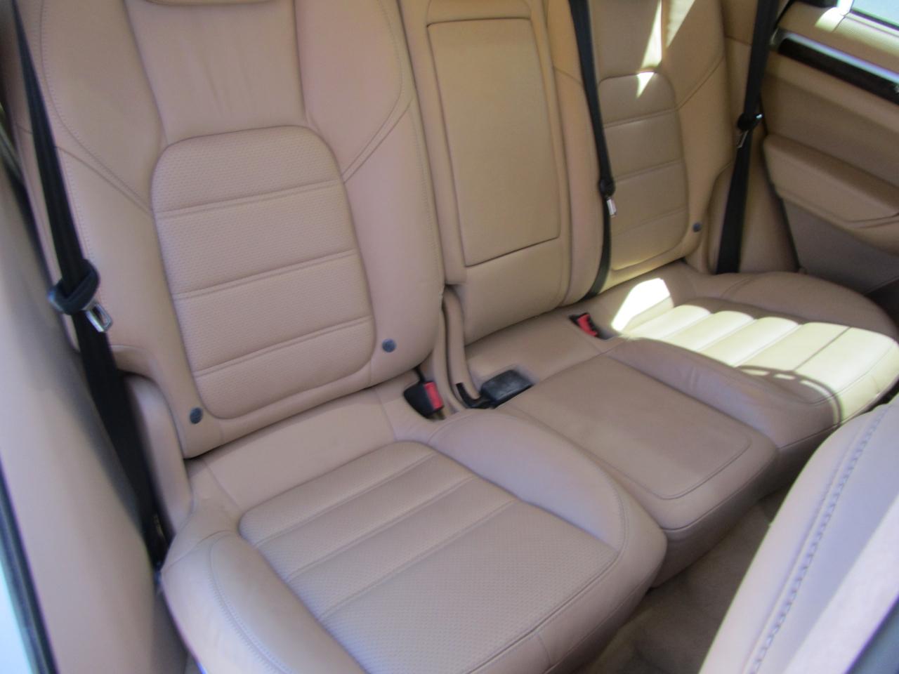 Porsche Cayenne Turbo 2012