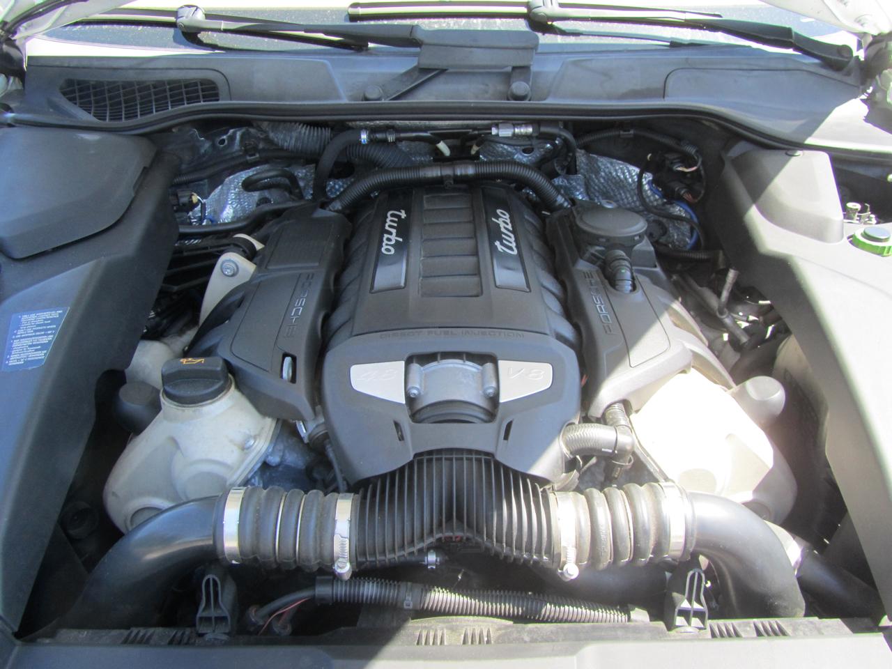 Porsche Cayenne Turbo 2012