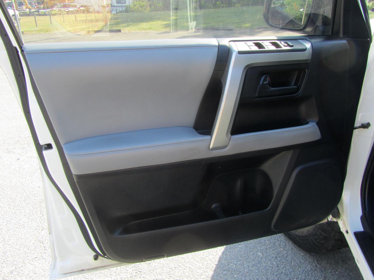 Toyota 4Runner SR5 4WD 2011