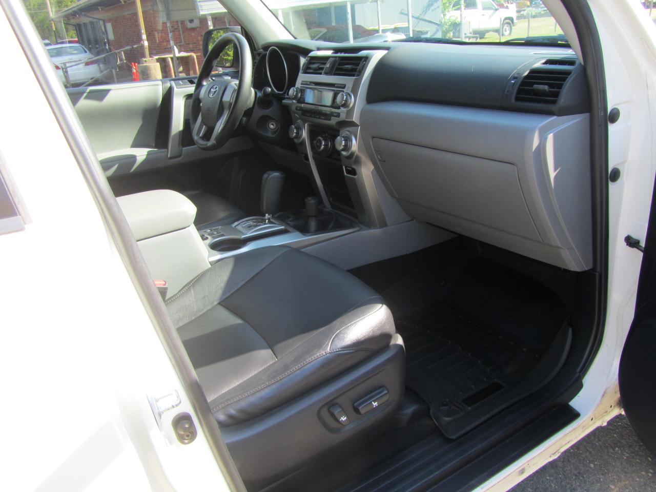 Toyota 4Runner SR5 4WD 2011