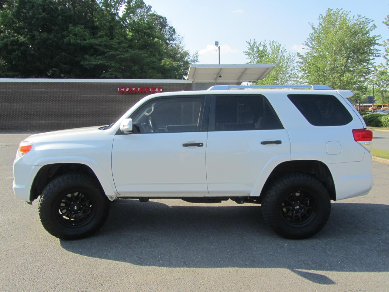 Toyota 4Runner SR5 4WD 2011