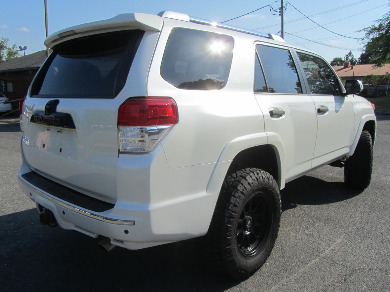Toyota 4Runner SR5 4WD 2011