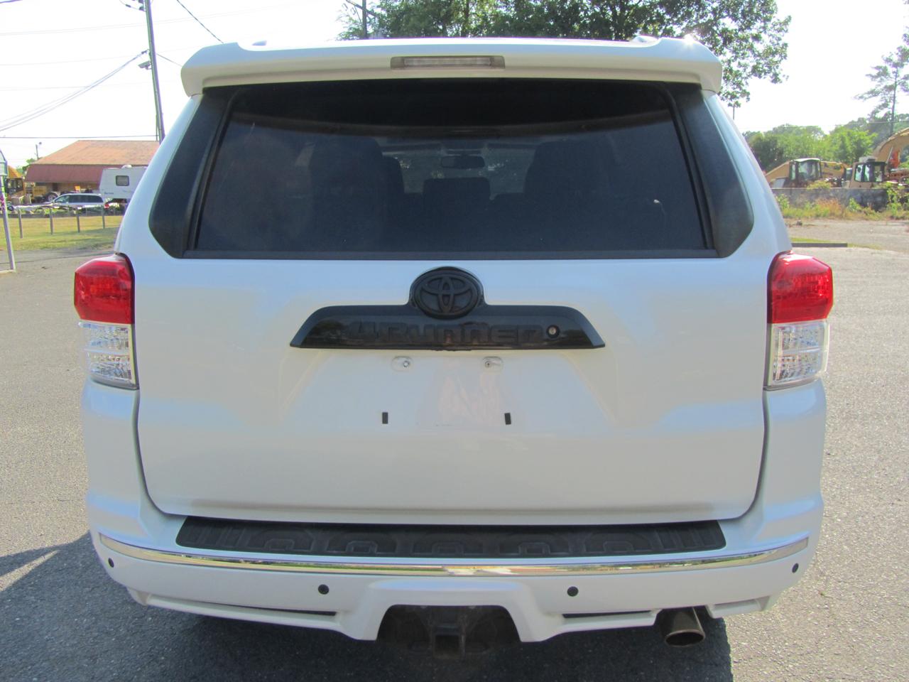 Toyota 4Runner SR5 4WD 2011