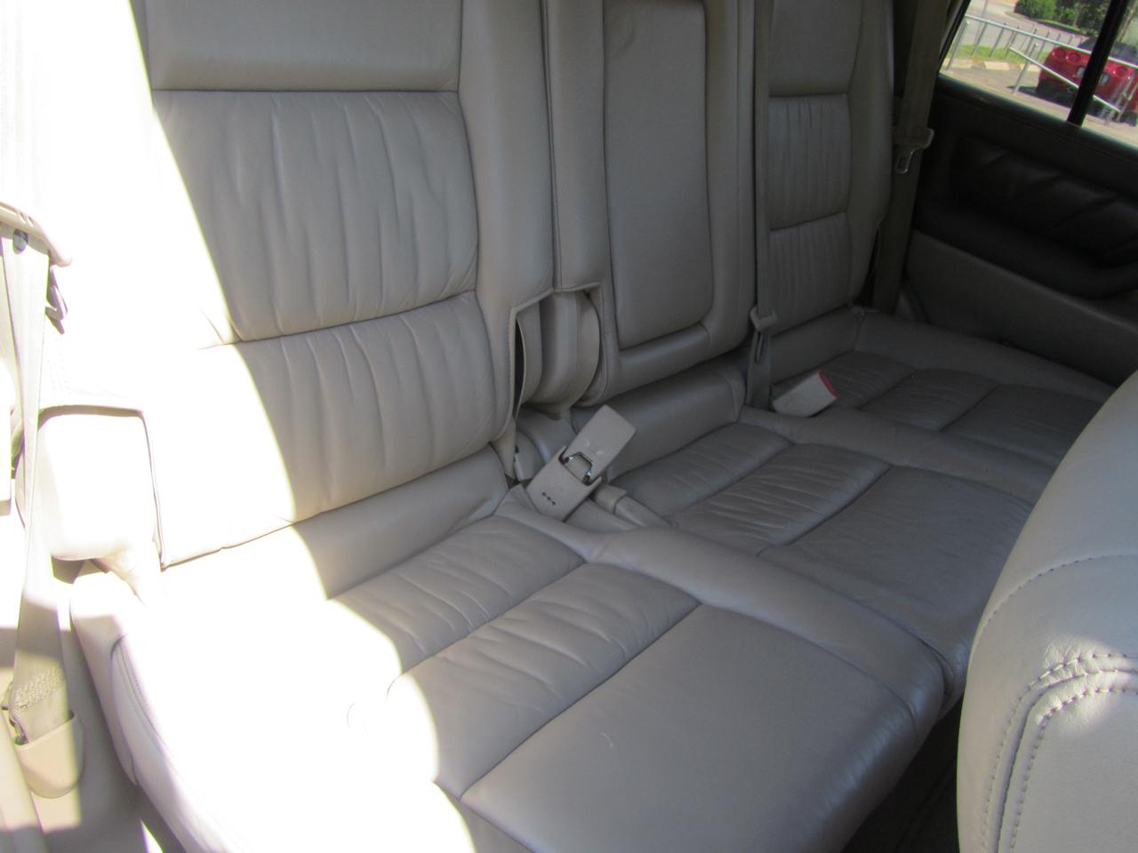 Toyota Land Cruiser 4WD 1999