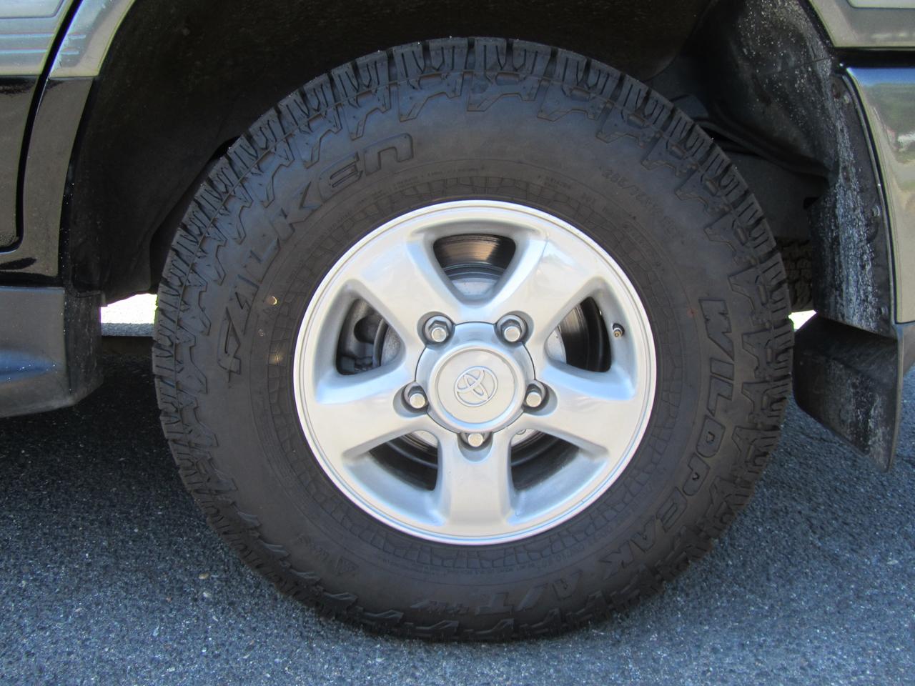 Toyota Land Cruiser 4WD 1999