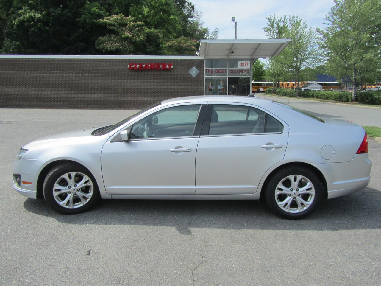 Ford Fusion SE 2012