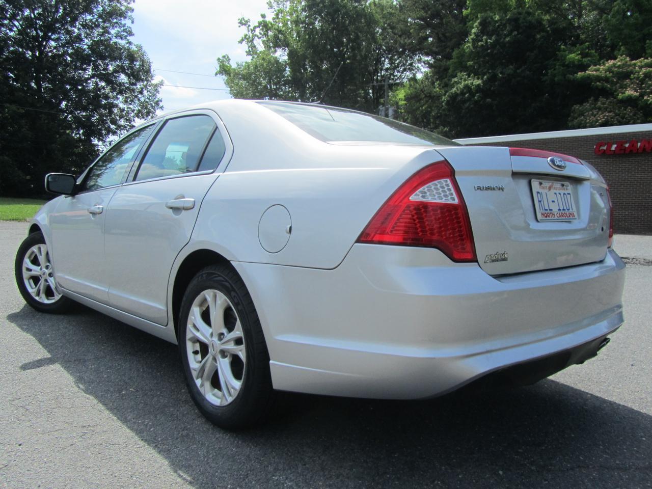 Ford Fusion SE 2012