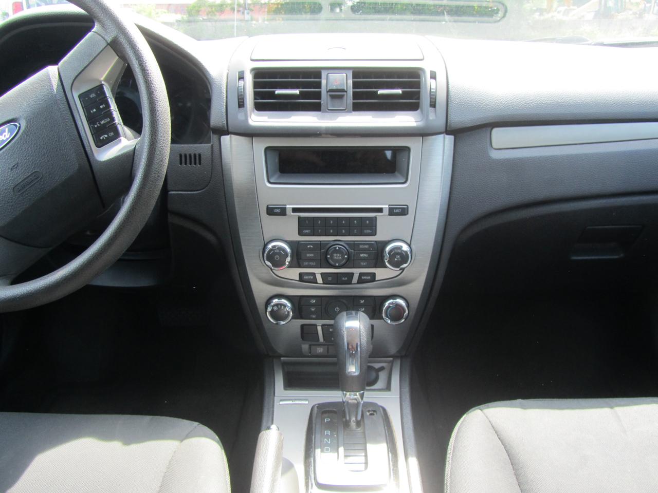 Ford Fusion SE 2012