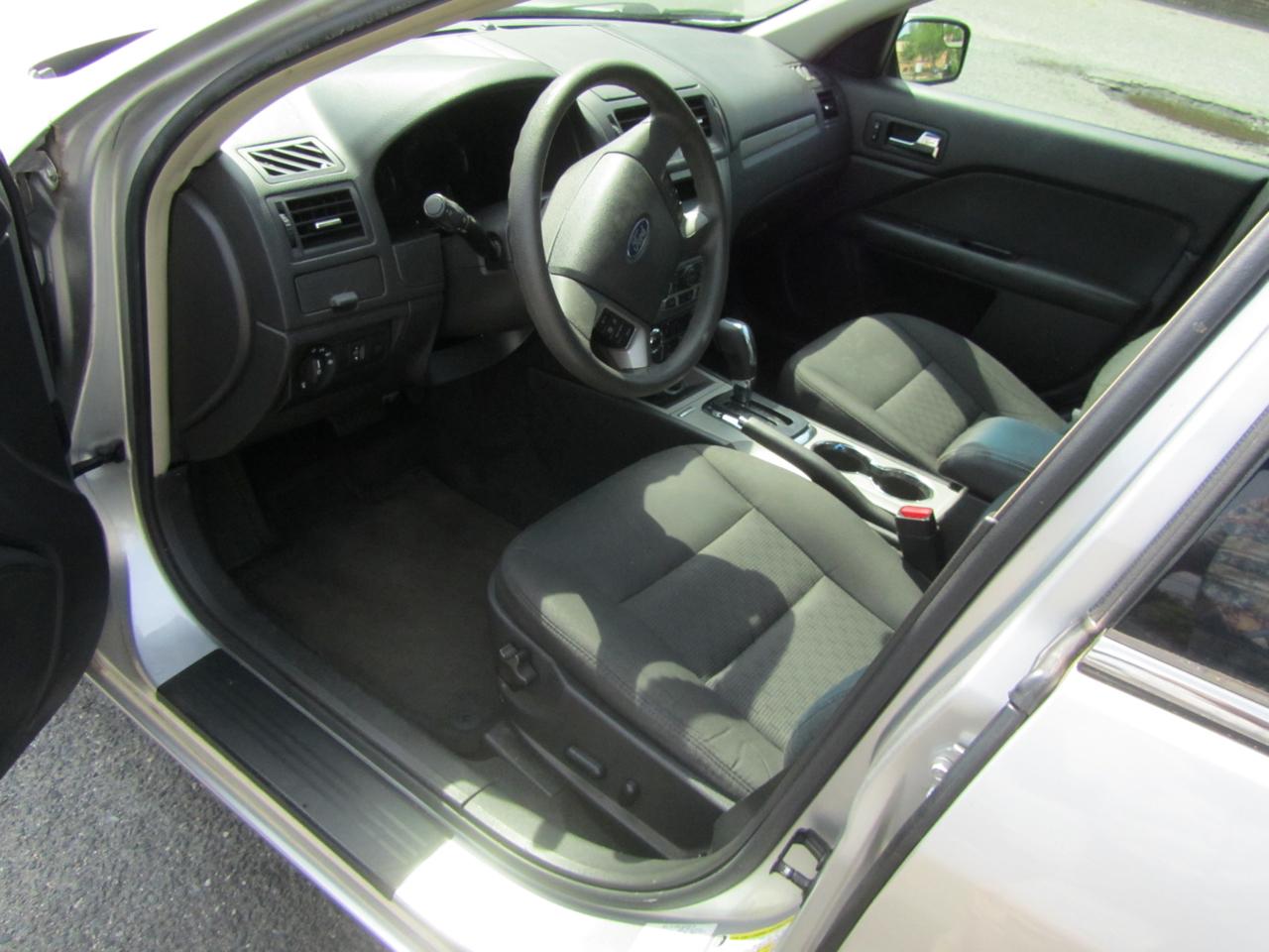 Ford Fusion SE 2012