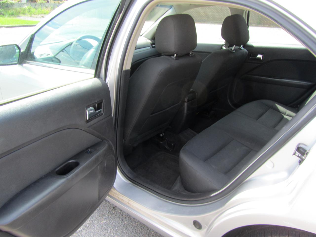 Ford Fusion SE 2012