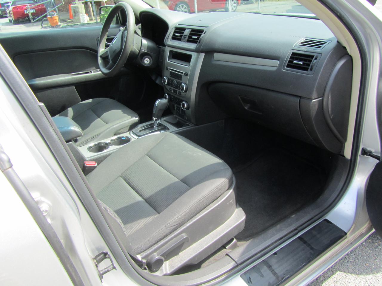 Ford Fusion SE 2012