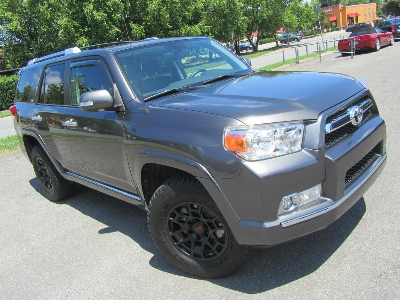 Toyota 4Runner SR5 4WD 2011