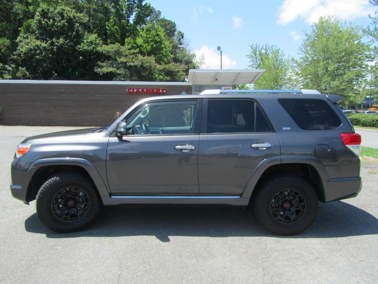 Toyota 4Runner SR5 4WD 2011