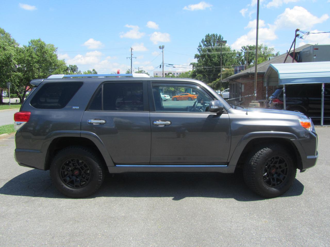 Toyota 4Runner SR5 4WD 2011