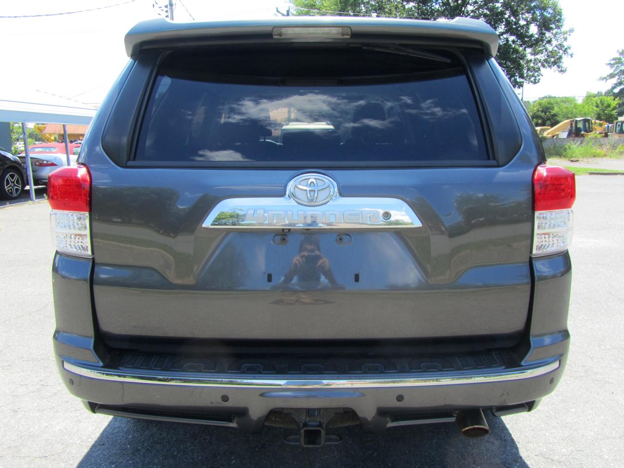 Toyota 4Runner SR5 4WD 2011