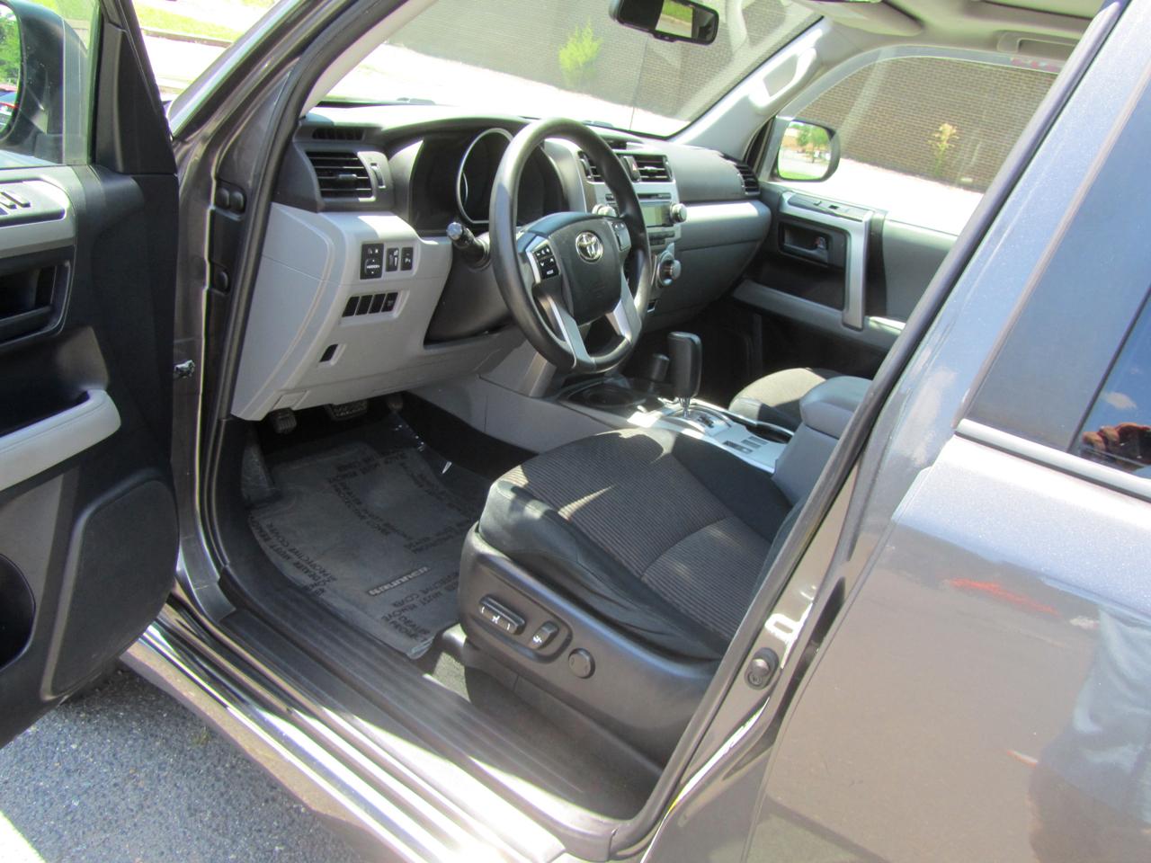 Toyota 4Runner SR5 4WD 2011