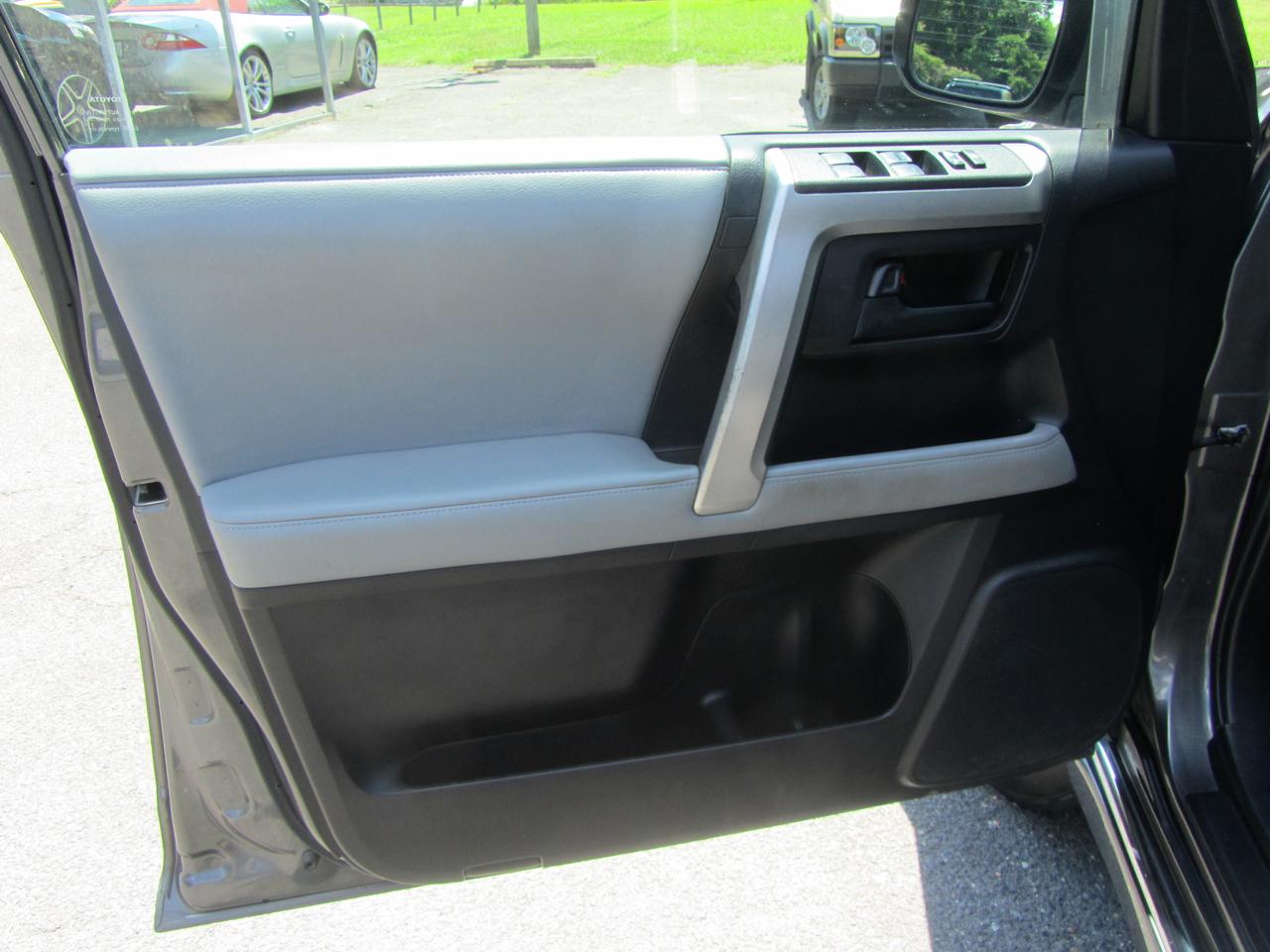 Toyota 4Runner SR5 4WD 2011