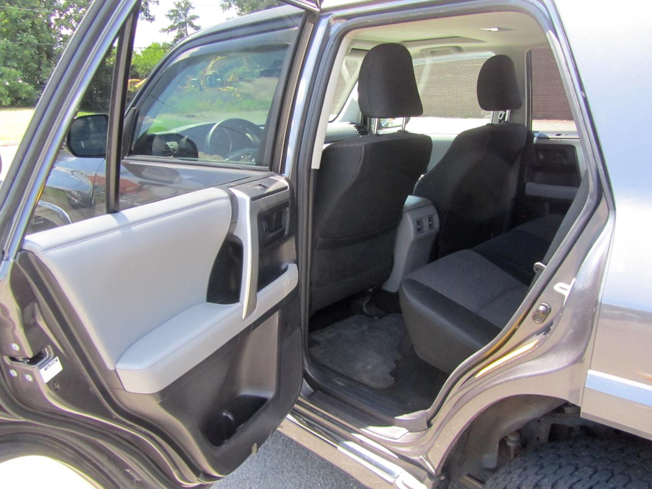 Toyota 4Runner SR5 4WD 2011