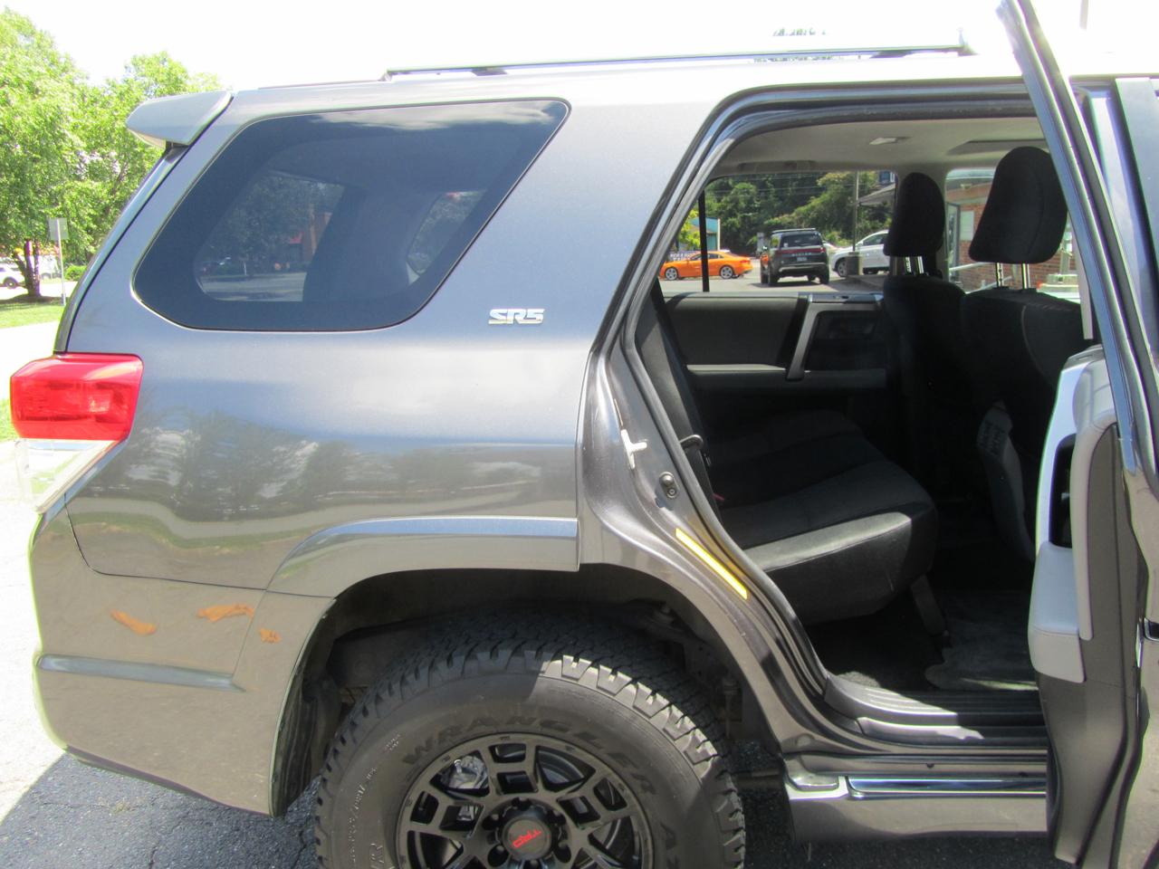 Toyota 4Runner SR5 4WD 2011