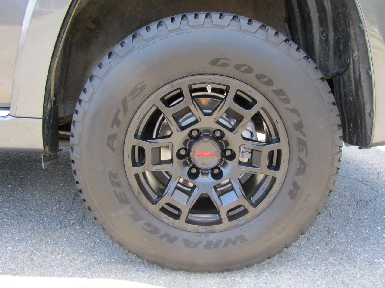 Toyota 4Runner SR5 4WD 2011