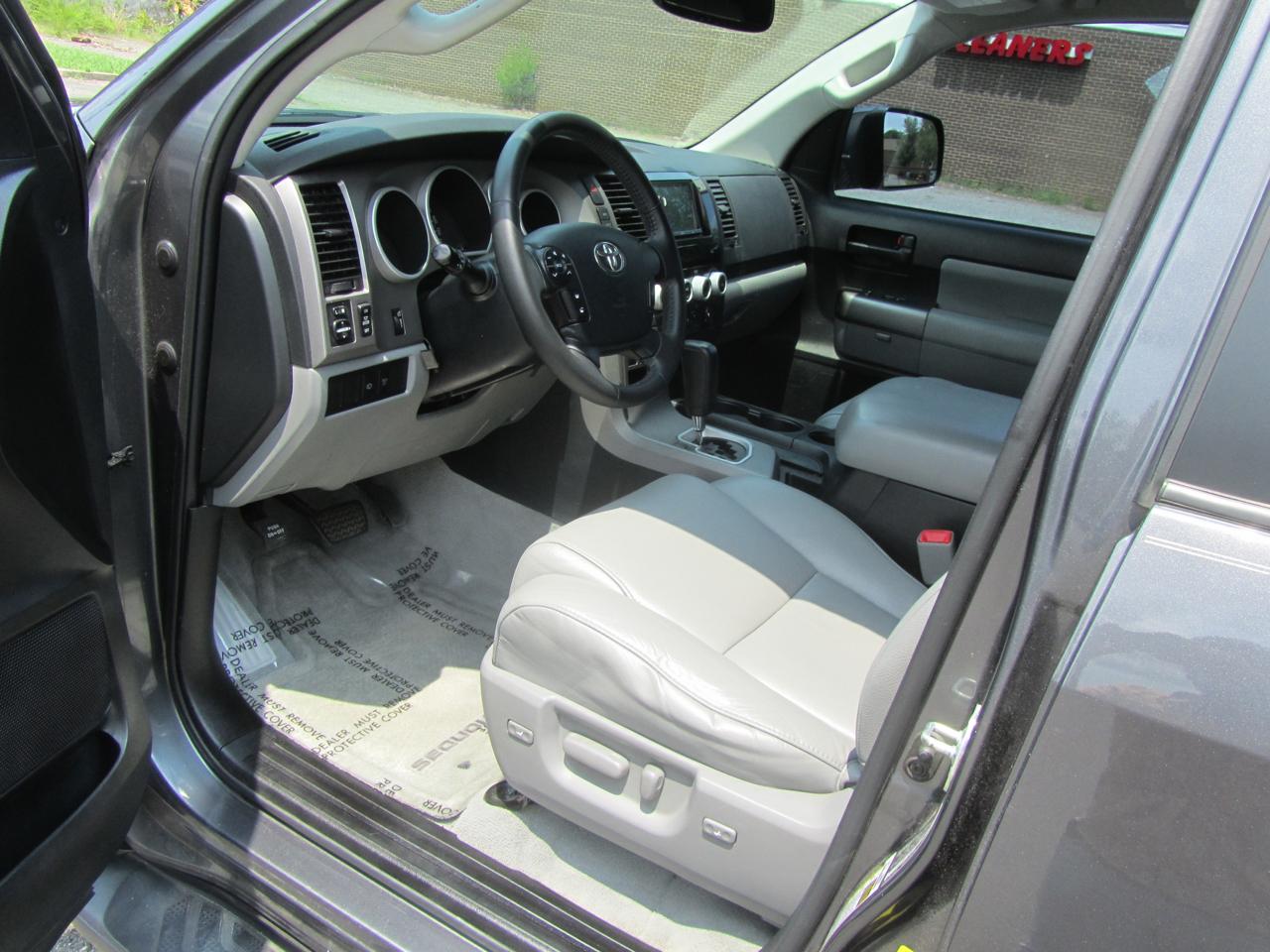 Toyota Sequoia  2011