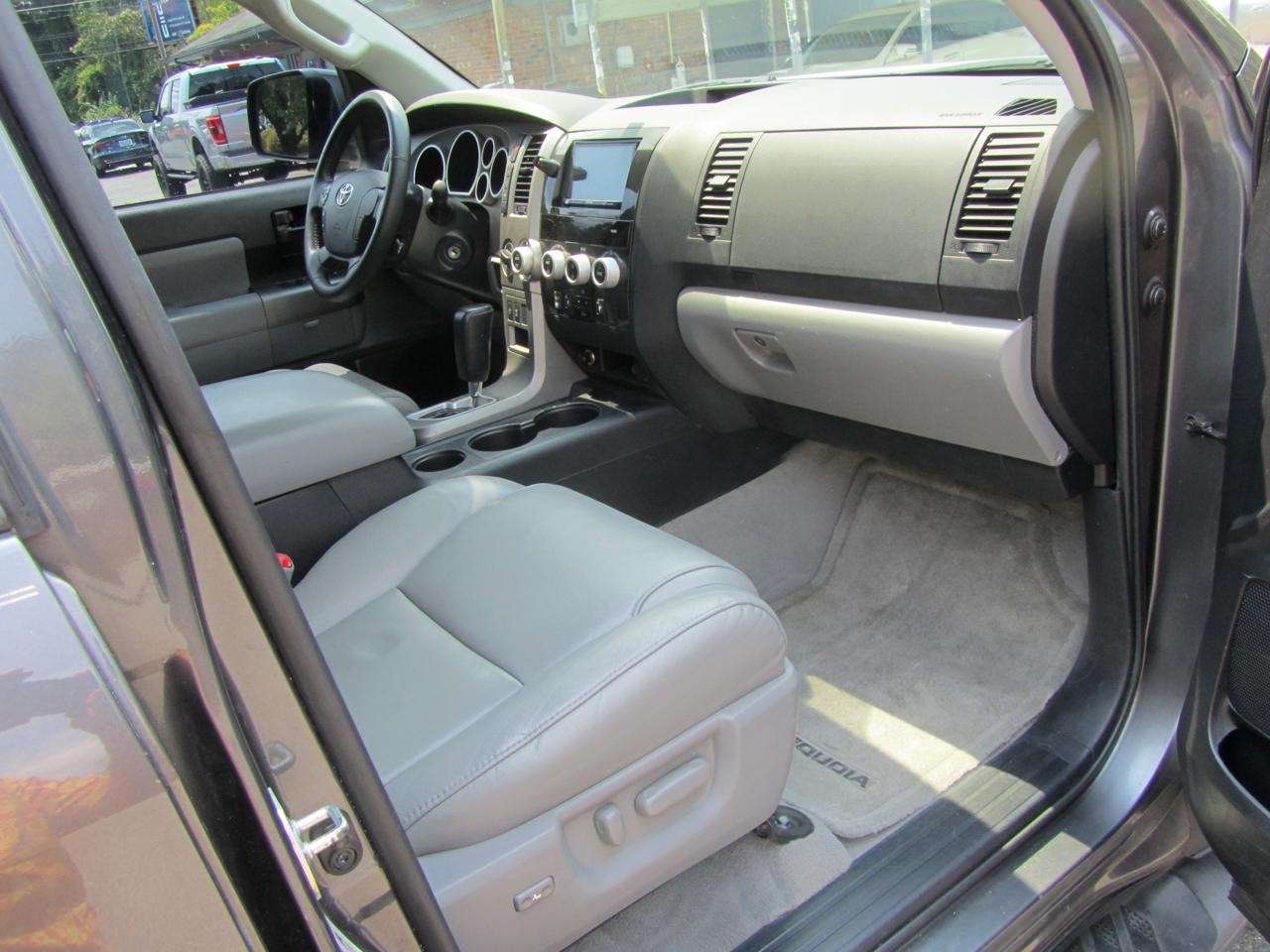 Toyota Sequoia  2011