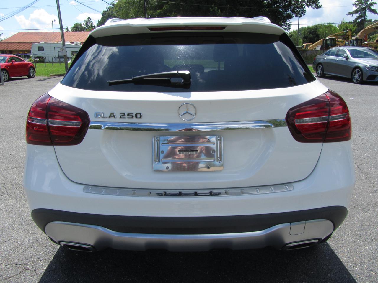 Mercedes-Benz GLA-Class GLA250 2019