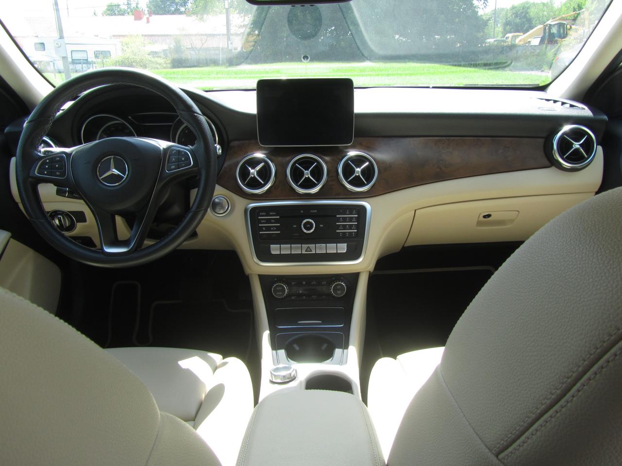 Mercedes-Benz GLA-Class GLA250 2019