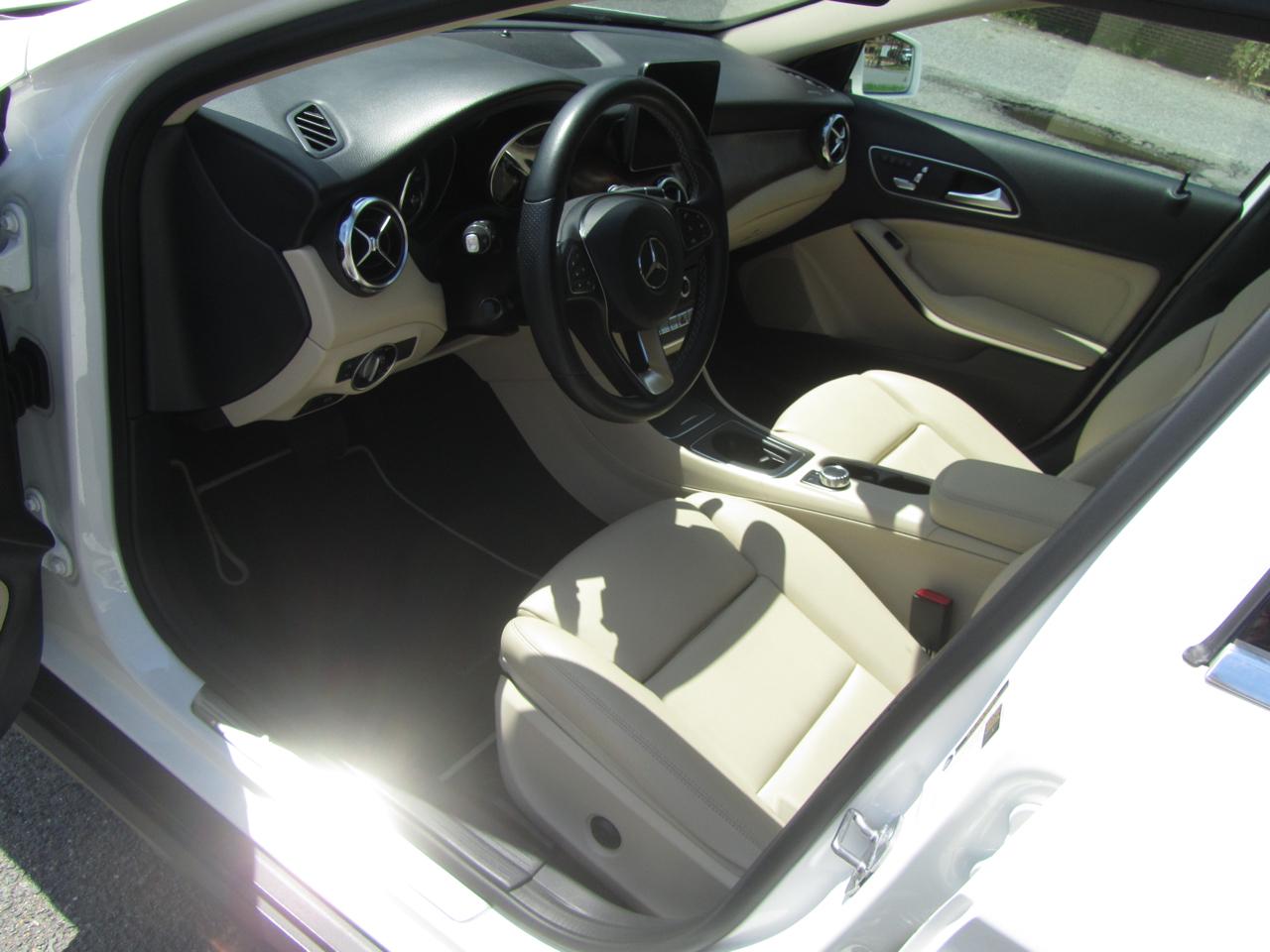 Mercedes-Benz GLA-Class GLA250 2019