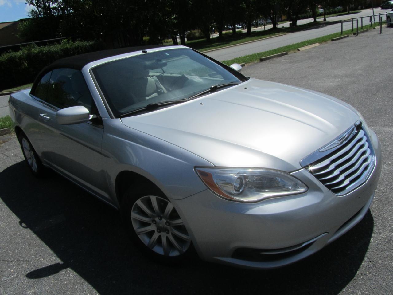 Chrysler 200 Touring Convertible 2011