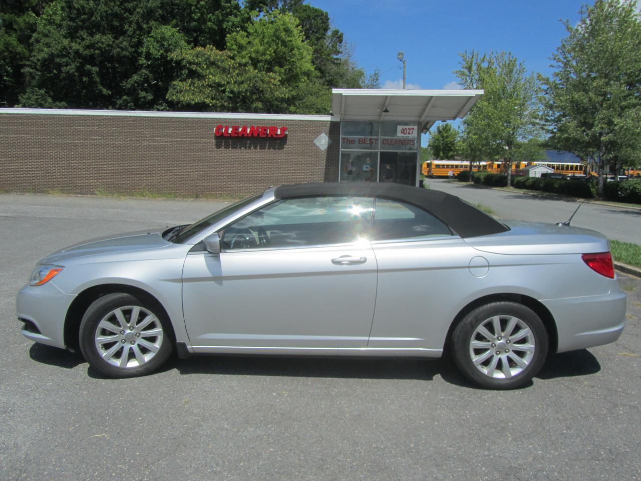 Chrysler 200 Touring Convertible 2011
